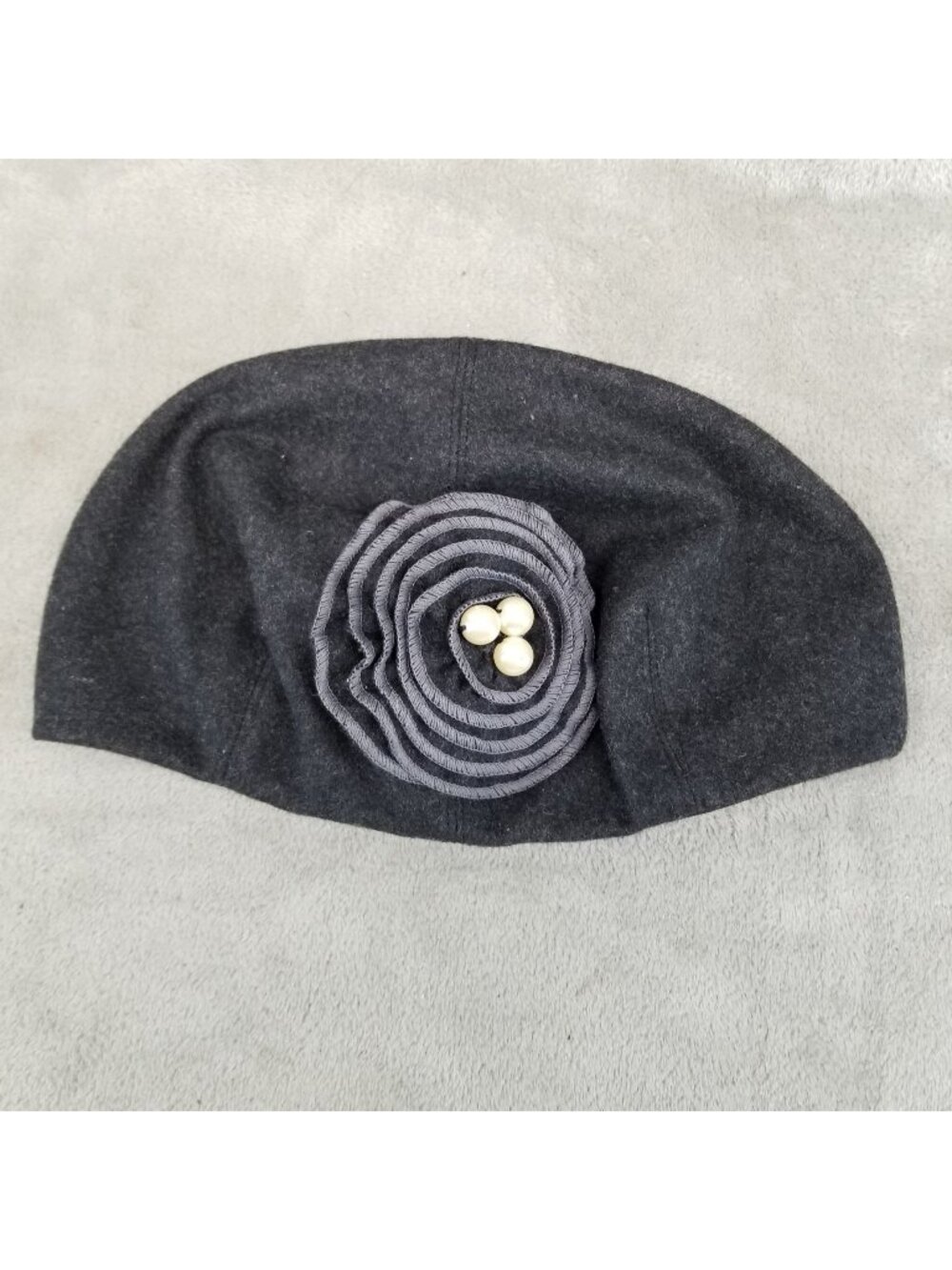 C.C Exclusives Hat Womens One Size Adjustable Gray Wool Blend Faux Pearl Beret